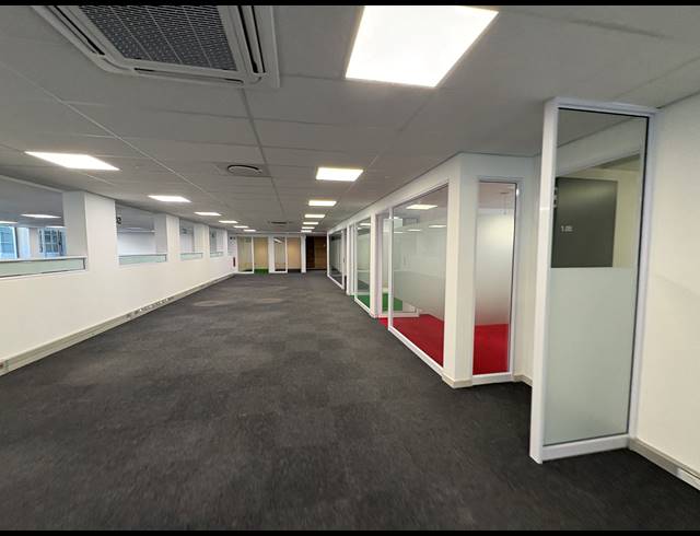 1,163M² OFFICE TO LET IN WOODSTOCK